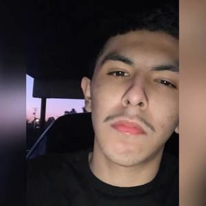 Meet your Posher, Cesar